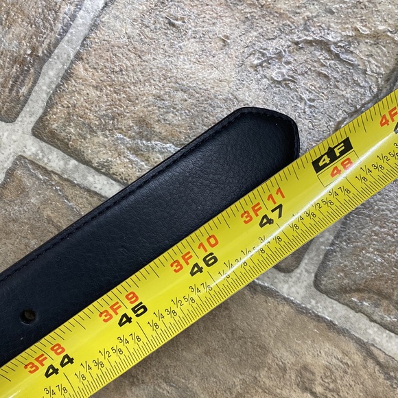 Tommy Hilfiger Easy Reversible Belt with Gift Box, Black / Brown 48” - Picture 13 of 16